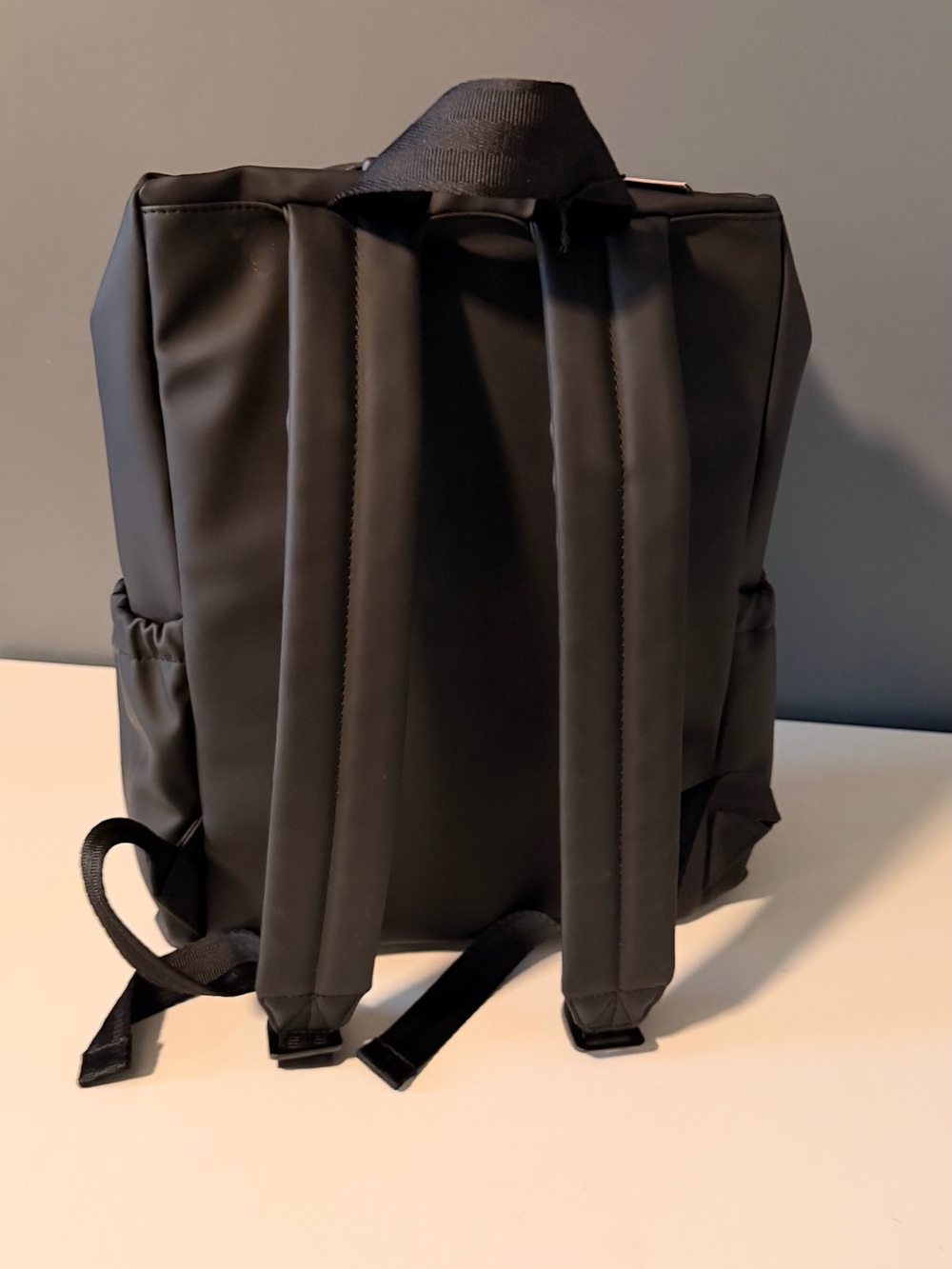 NWT - Hunter Black Top Clip Backpack - Water Resistant - Picture 7 of 11